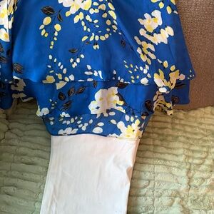 Liz Clayborn top Blue Floral Tank Top